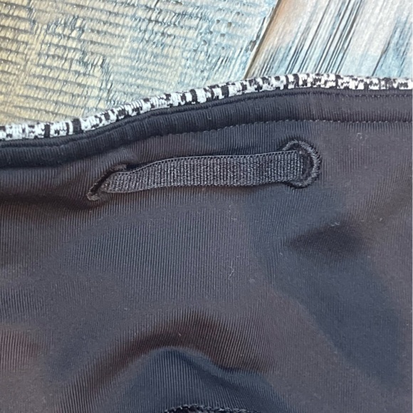 Lululemon Pace Rival Crop leggings in Power Luxtreme fabric Size 6 - Picture 7 of 9